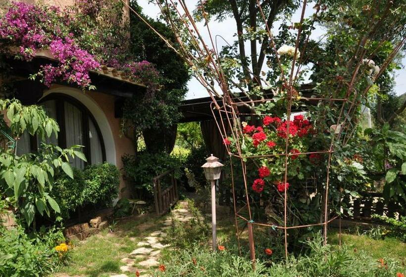 Номер Стандарт Трехместный, Affittacamere Sa Bratza Vacanze