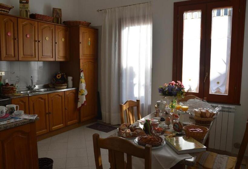اتاق استاندارد با بالکن, B&b Vicolo Del Chiostro