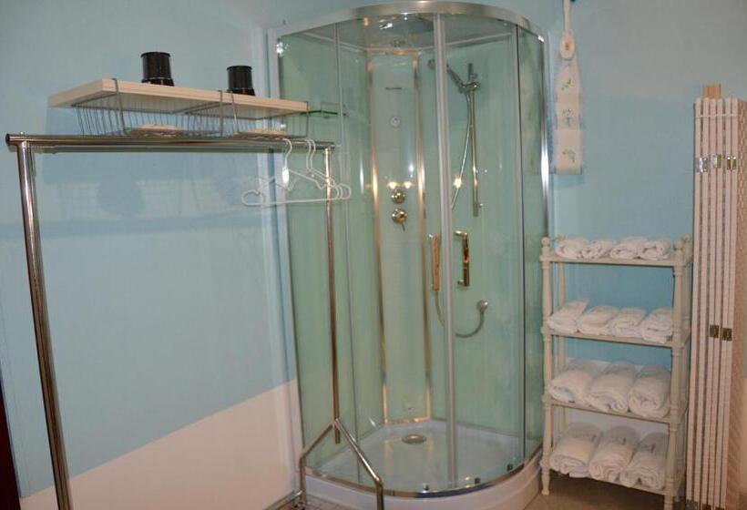 اتاق لوکس, B&b Vicolo Del Chiostro
