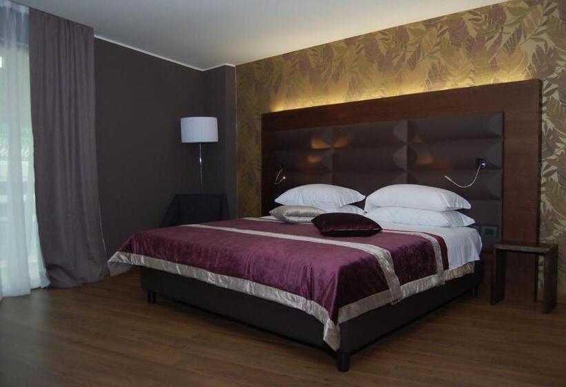 سوییت, National Park Hotel & Spa