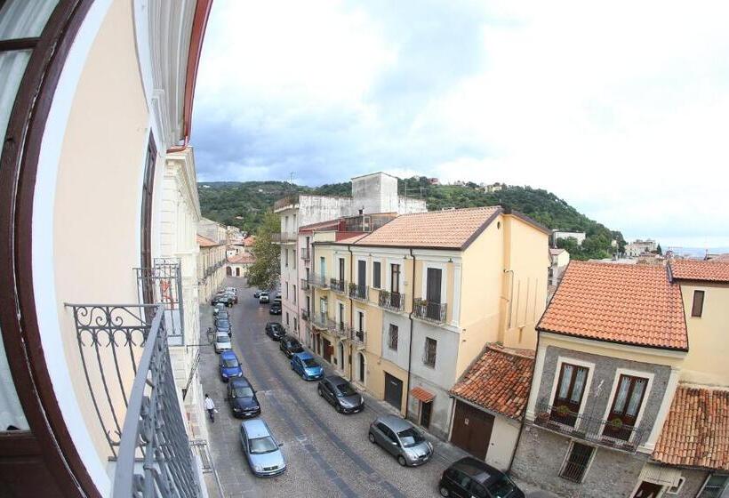 سوئیت با بالکن, Casa Lissania