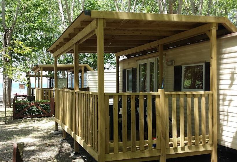 منزل غرفتين نوم, Parco Del Lago Glamping & Lodges