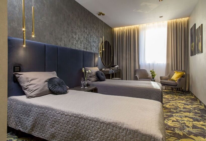 Трехместный Номер Deluxe, Atrium