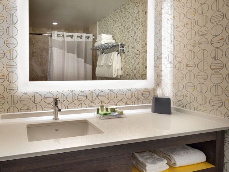 اتاق استاندارد, Holiday Inn Montreal Longueuil, An Ihg