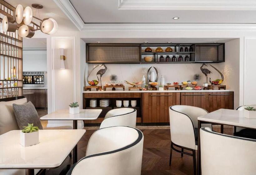 클럽 룸 킹침대, The Ritzcarlton Orlando, Grande Lakes