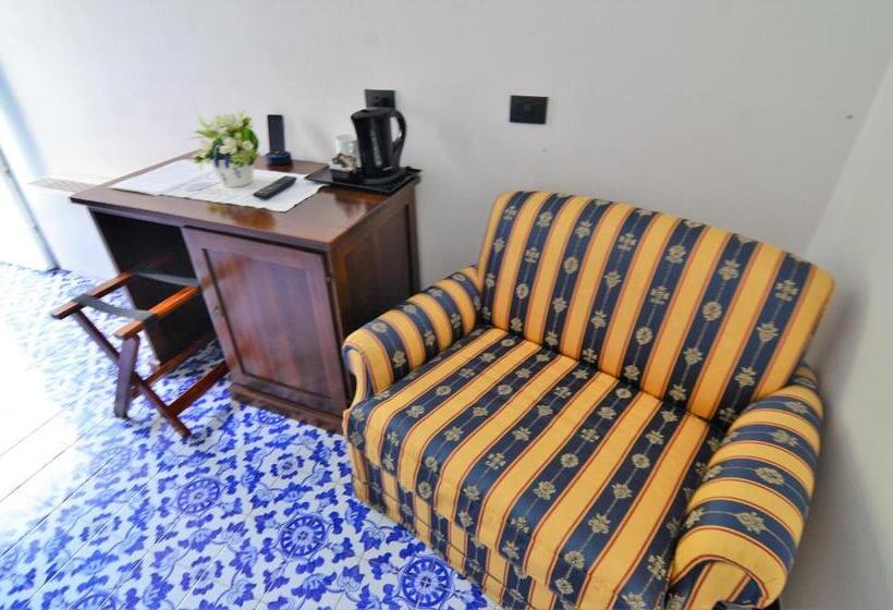 اتاق سوپریور با چشم‌انداز باغ, Villa Margherita