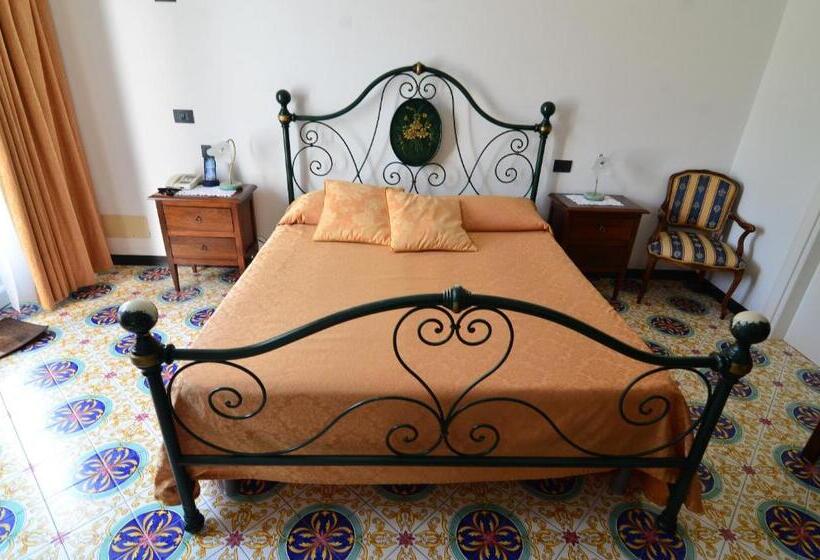 اتاق سوپریور با چشم‌انداز باغ, Villa Margherita