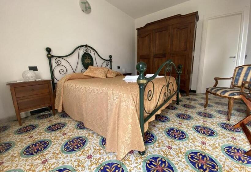اتاق سوپریور با چشم‌انداز باغ, Villa Margherita