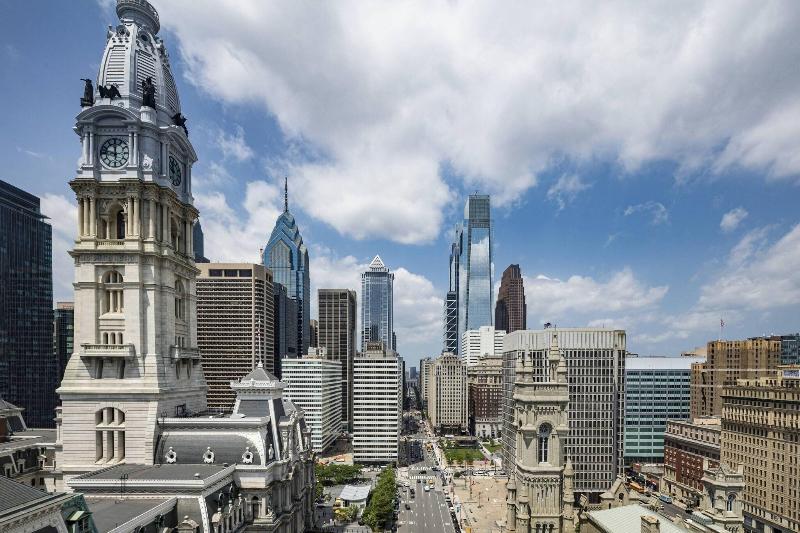 سوئیت اجرایی با تخت کینگ, The Notary Hotel, Philadelphia, Autograph Collection