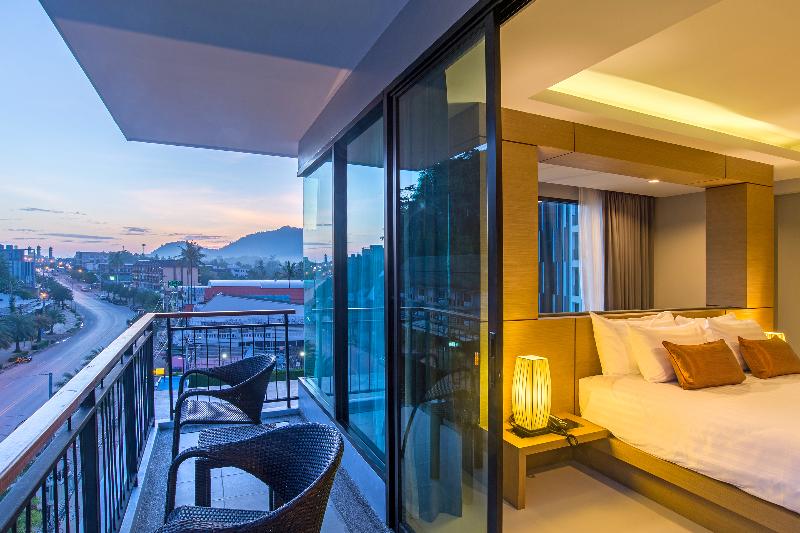 풀장 전망 디럭스 룸, Phuket Marriott Resort & Spa Merlin Beach