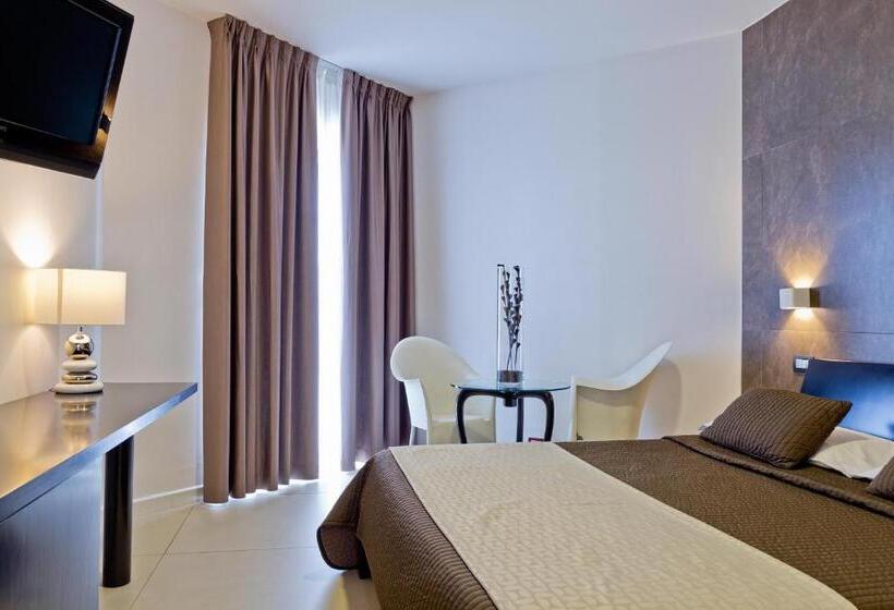 اتاق سوپریور با بالکن, Mediterranea Hotel & Convention Center