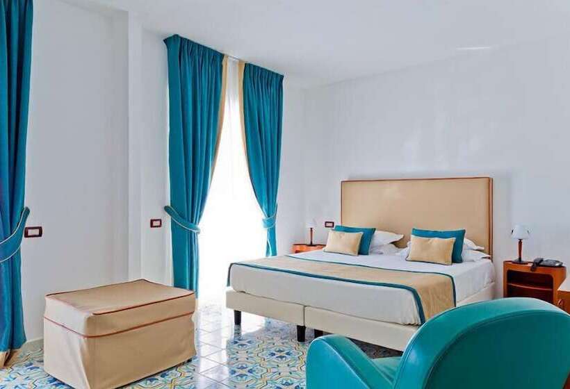 سوییت جونیور, Mediterranea Hotel & Convention Center