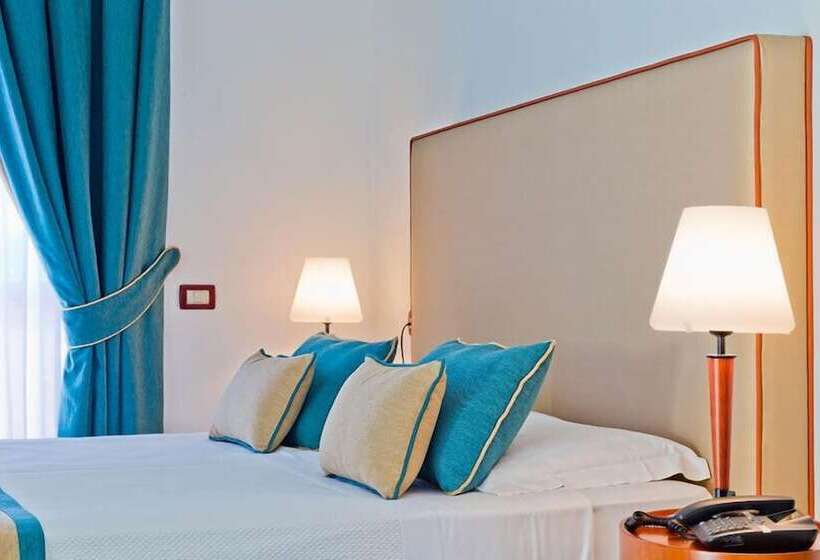 سوییت جونیور, Mediterranea Hotel & Convention Center