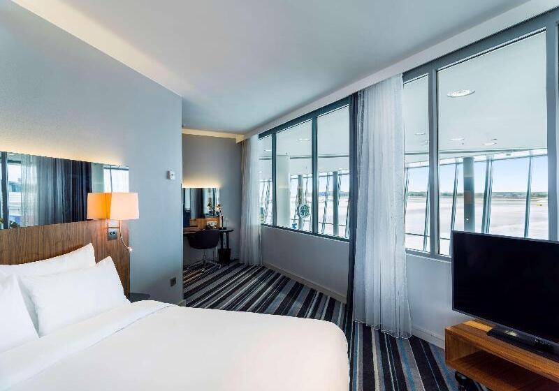 Полулюкс с Видом, Radisson Blu Airport Terminal