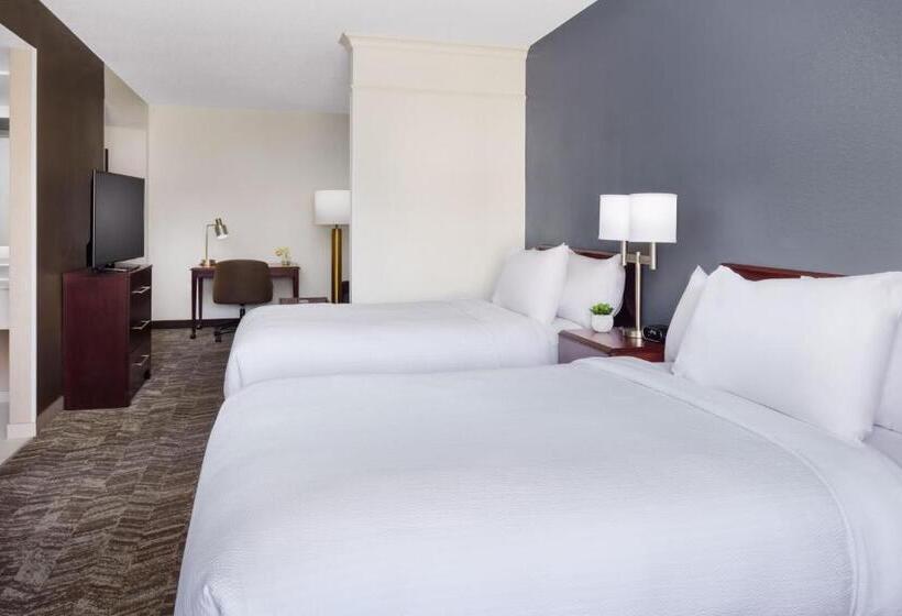 带2个双人床的标准工作室, Springhill Suites Manchesterboston Regional Airport