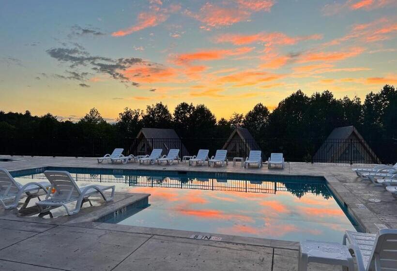 استودیو خانوادگی, Skylaranna Resort & Spa