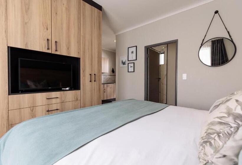 اتاق استاندارد با تخت بزرگ, Mint Hotel 84 On Katherine