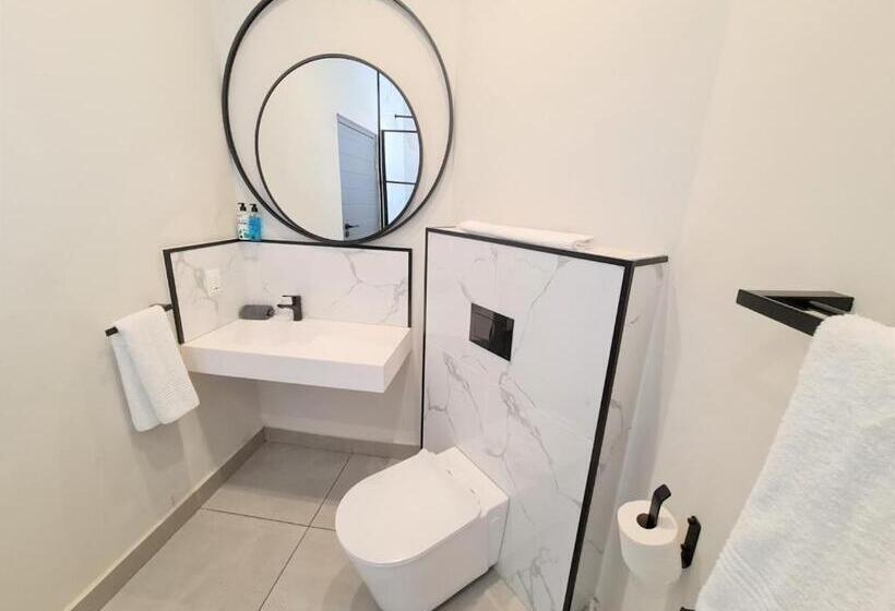 اتاق سوپریور با تخت بزرگ, Mint Hotel 84 On Katherine