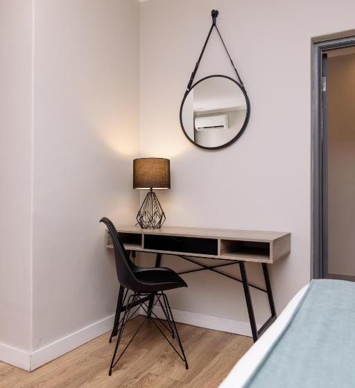اتاق سوپریور با تخت بزرگ, Mint Hotel 84 On Katherine