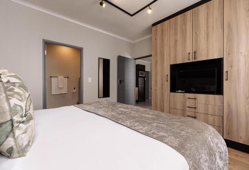 Deluxe Suite King Bed, Mint Hotel 84 On Katherine