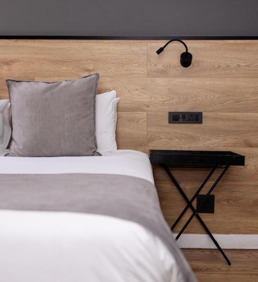 سوئیت اجرایی با تخت کینگ, Mint Hotel 84 On Katherine
