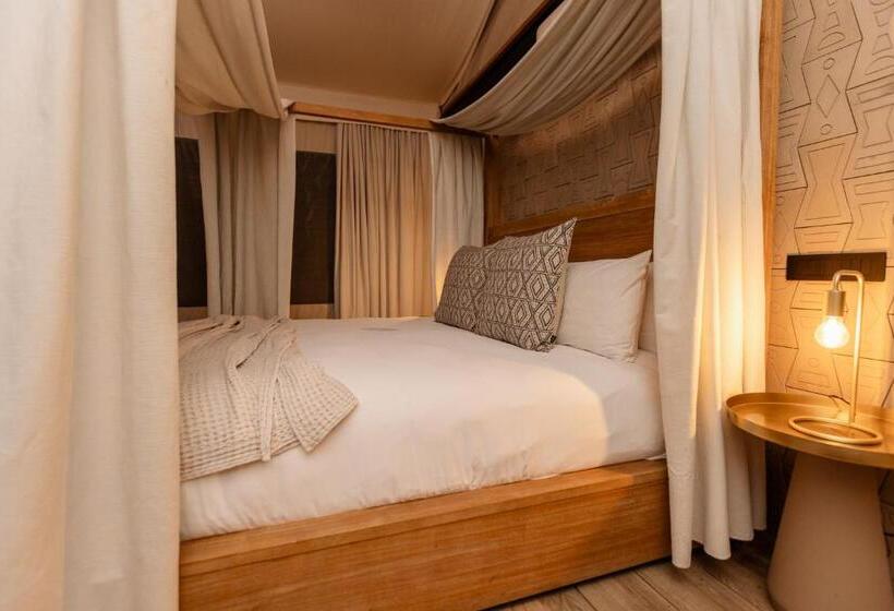 چادر با خدمات رفاهی استاندارد, Mint Hotel 84 On Katherine