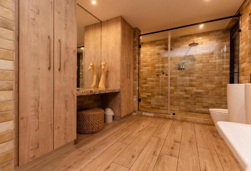 چادر با خدمات رفاهی استاندارد, Mint Hotel 84 On Katherine