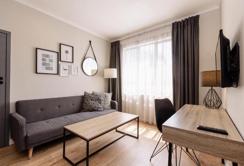 سوئیت اجرایی با تخت کینگ, Mint Hotel 84 On Katherine