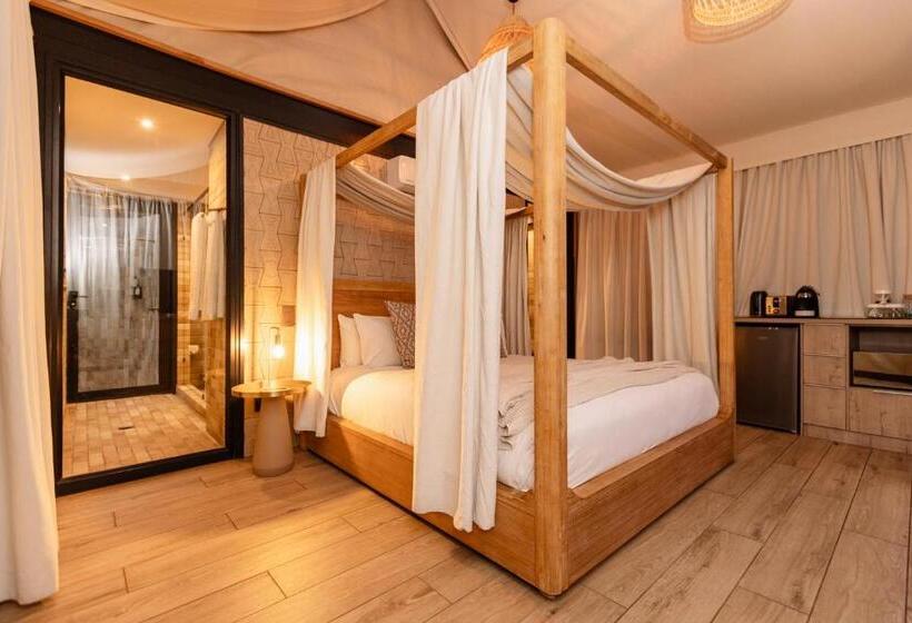 چادر با خدمات رفاهی استاندارد, Mint Hotel 84 On Katherine