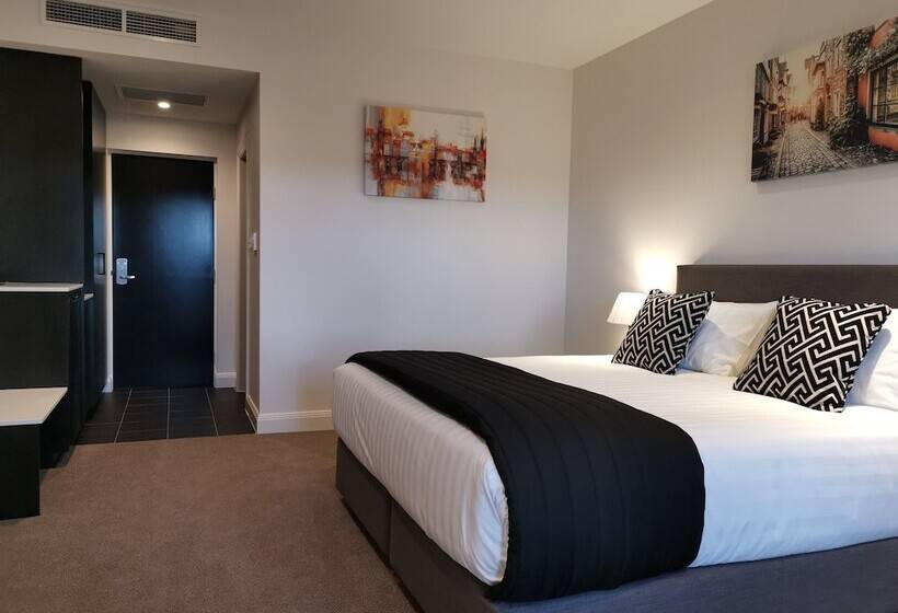 Номер Deluxe, The Abbey Motel Goulburn