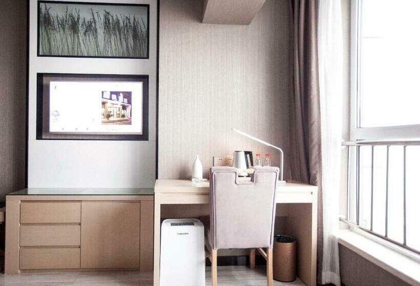 스탠다드 룸 킹사이즈 침대, Lavande Hotel Urumqi High Speed Railway Wanda Plaza