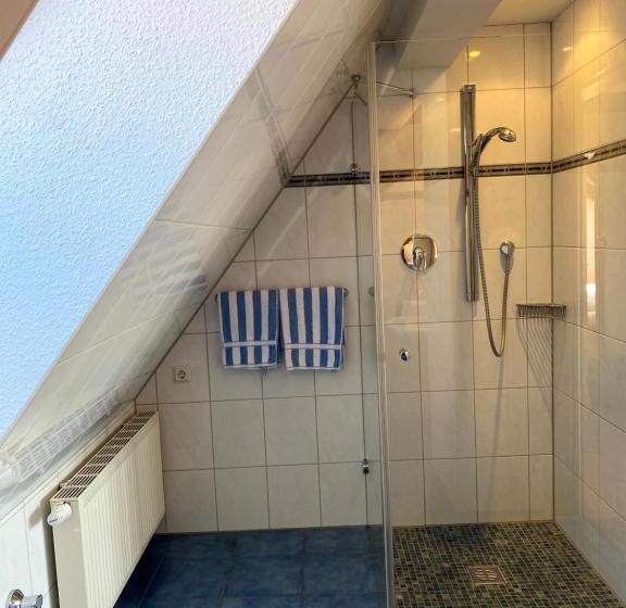1 Bedroom Apartment Lake View, Landhaus Sternen