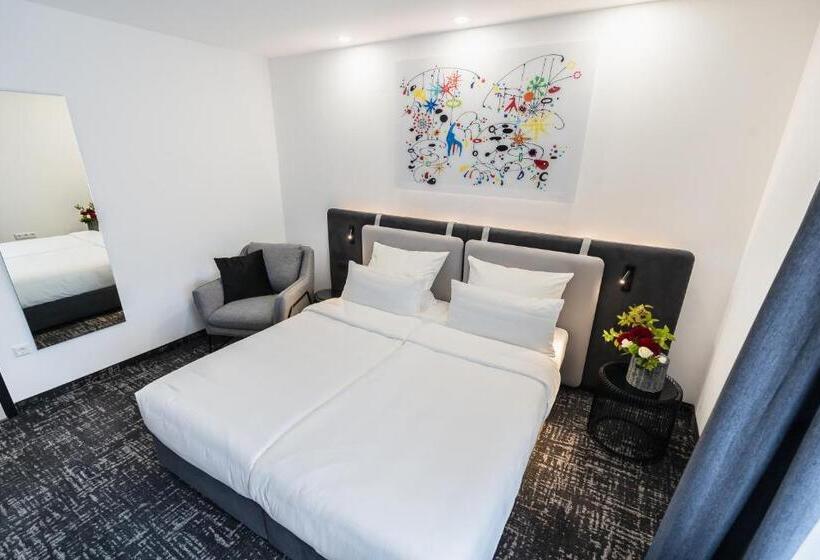 带大床的标准间, Libarty Hotels