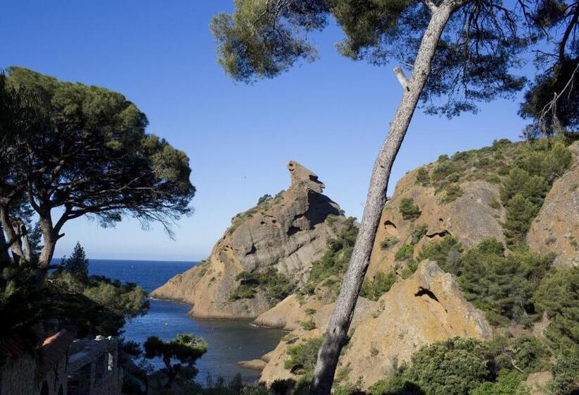 اتاق استاندارد با چشم‌انداز دریا, La Calanque De Figuerolles