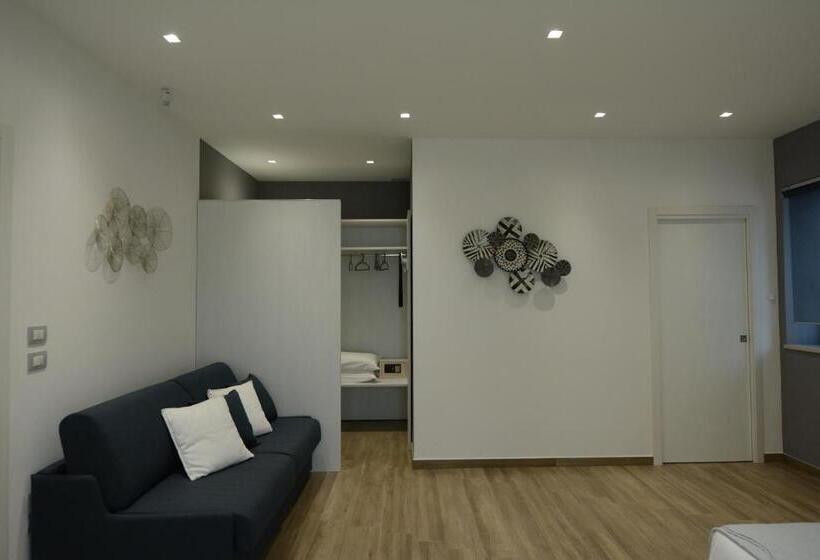デラックスの４人部屋, La Casa Di Frank