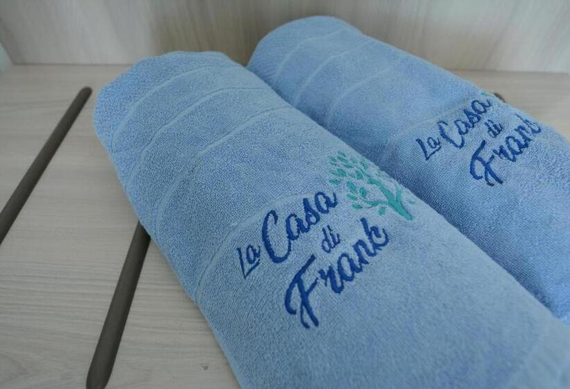 プールビュースタンダードルーム, La Casa Di Frank