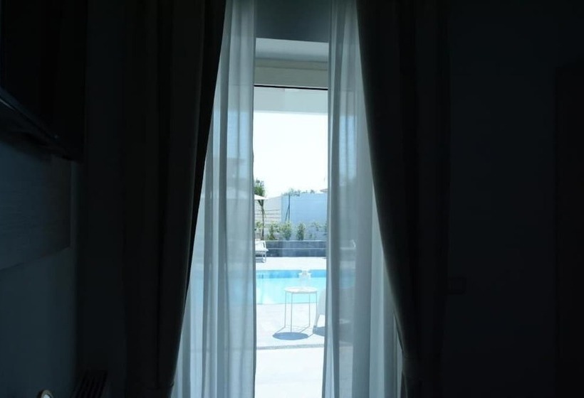 プールビュースタンダードルーム, La Casa Di Frank