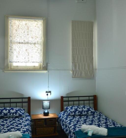اتاق استاندارد با سرویس بهداشتی مشترک, Geraldton Backpackers