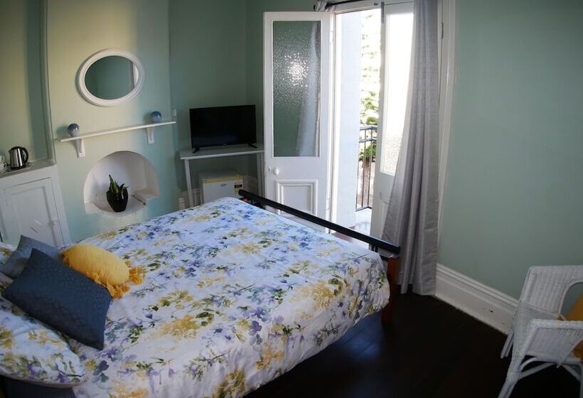 اتاق استاندارد با سرویس بهداشتی مشترک, Geraldton Backpackers