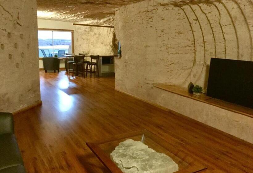 Апартаменты 2 Спальни, Dug Out B&b