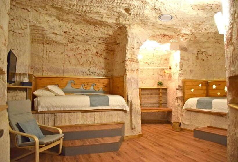 Апартаменты 2 Спальни, Dug Out B&b