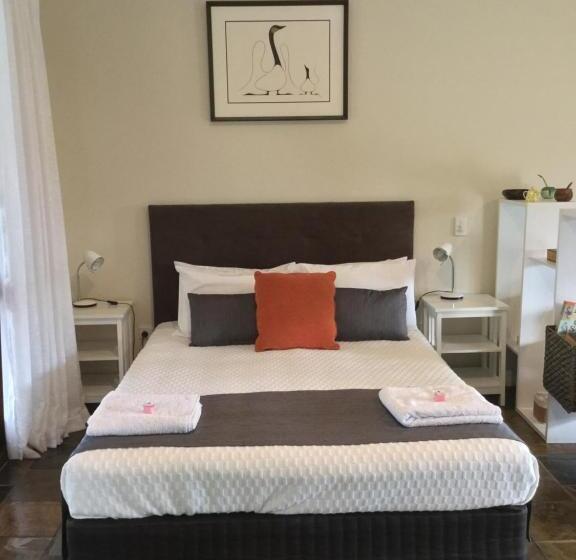 Студио Стандарт Вид на Бассейн, The Croft Bed And Breakfast
