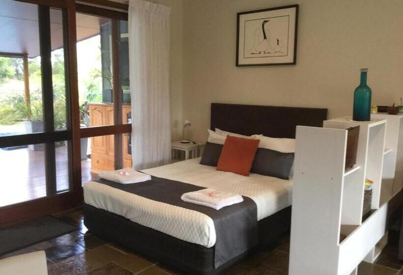 Студио Стандарт Вид на Бассейн, The Croft Bed And Breakfast