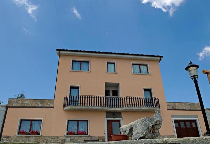 اتاق خانوادگی, Biancaneve B&b