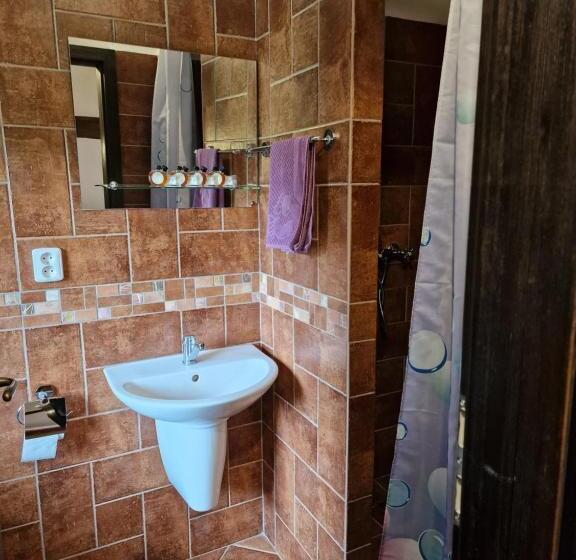 スタンダード４人部屋, Vlčí Jámy