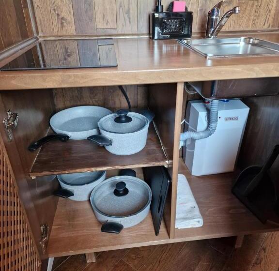 スタンダードトリプルルーム, Vlčí Jámy
