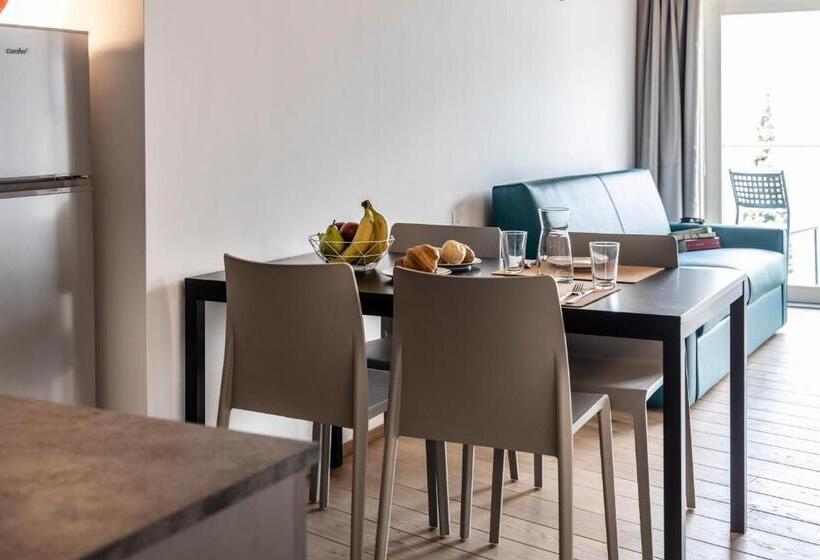Standard studio with lake view, Residence Solei Classic & Plus