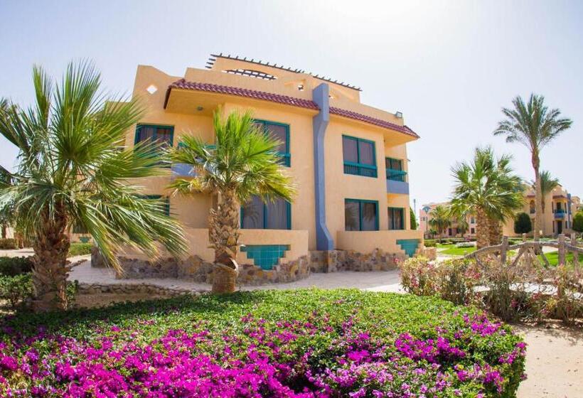 اتاق استاندارد سه تخته با چشم‌انداز باغ, Green Sudr Resort