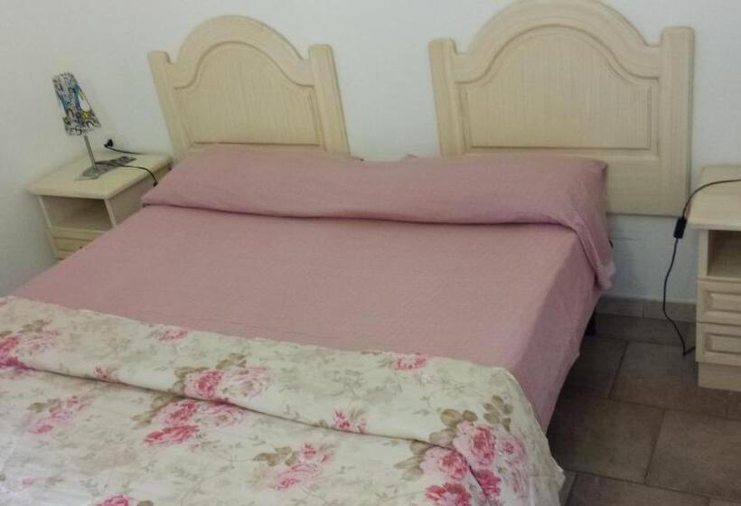 اتاق اکونومی, Agriturismo Salmarina