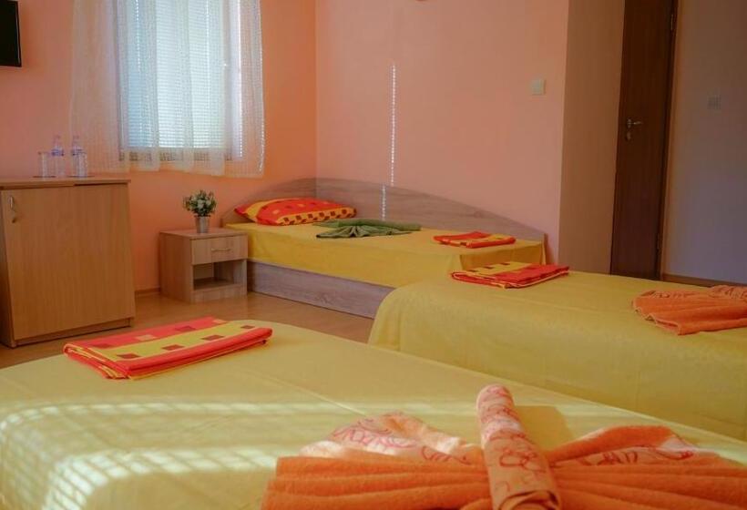 수피리어 트리플 룸, Tatyana Guest House